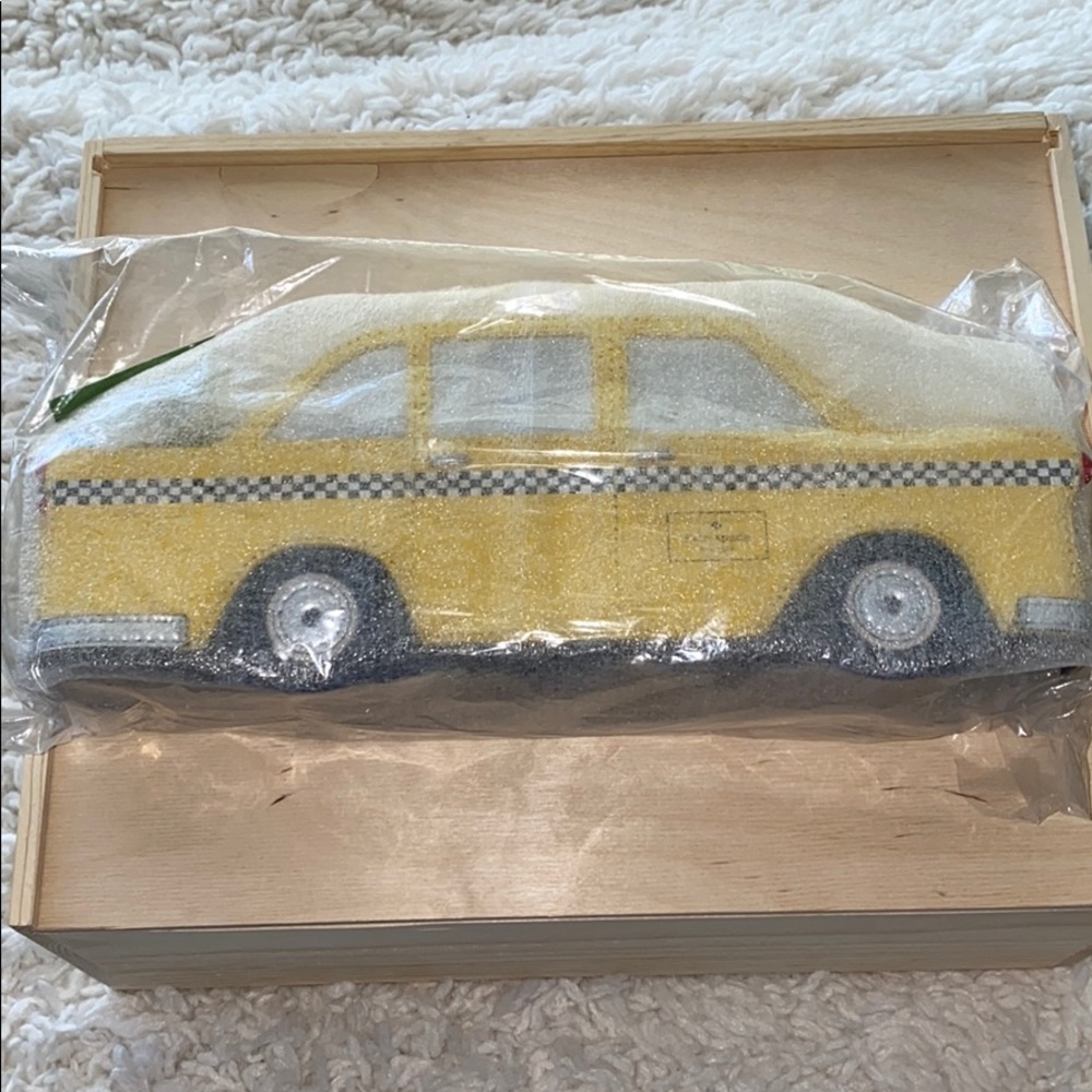 *SOLD* 🚕 Kate Spade Taxi Cab Bag 🚕 - Picture 9 of 16